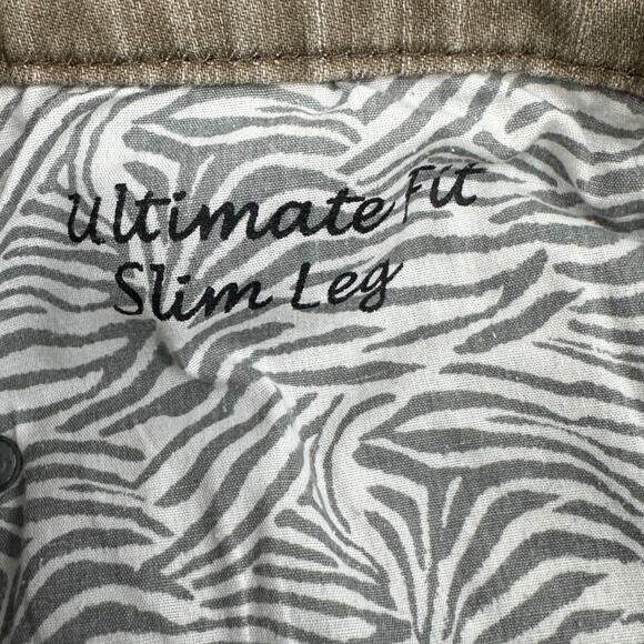 Chicos Platinum Denim Ultimate Fit Slim Leg Beige Classic Fit Pants Size 8 Short - Picture 5 of 8